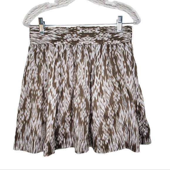 Banana Republic Dresses & Skirts - Banana Republic Animal Print Mini Skirt Drab Olive Green & White Sz 4 Petite